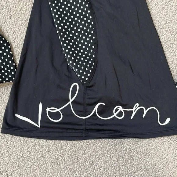 Volcom Rashguard - Picture 6 of 7